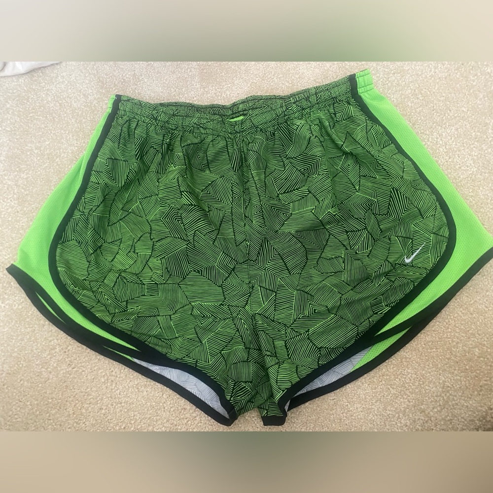 NWOT Nike Dri-Fit athletic shorts size L